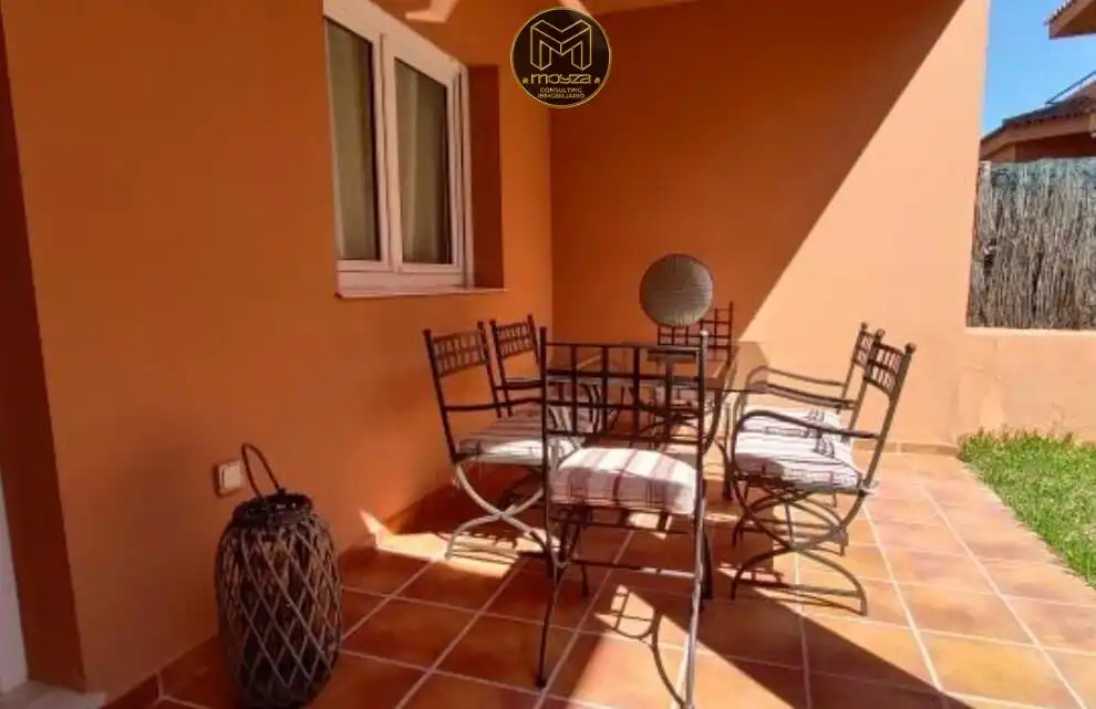 Terrassa de Casa adosada de lloguer en Manilva amb Aire condicionat