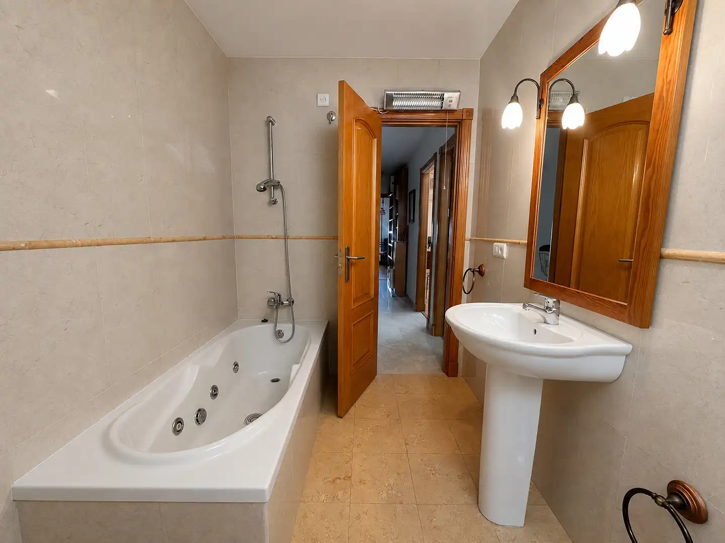 Bany de Dúplex en venda en Vélez-Málaga amb Aire condicionat, Parquet i Terrassa