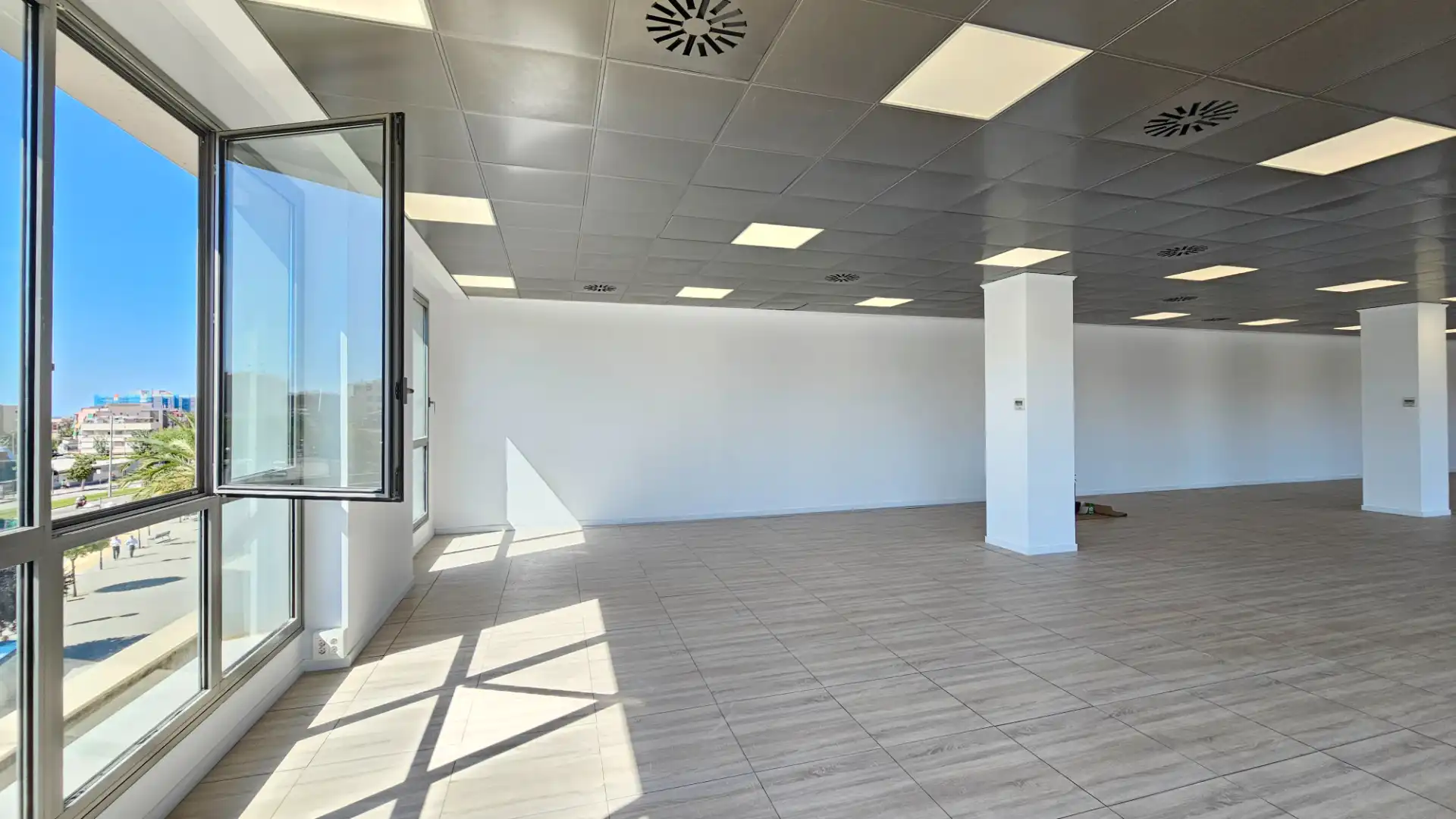 Büro zur Miete in Sant Joan Despí mit Klimaanlage und Alarm