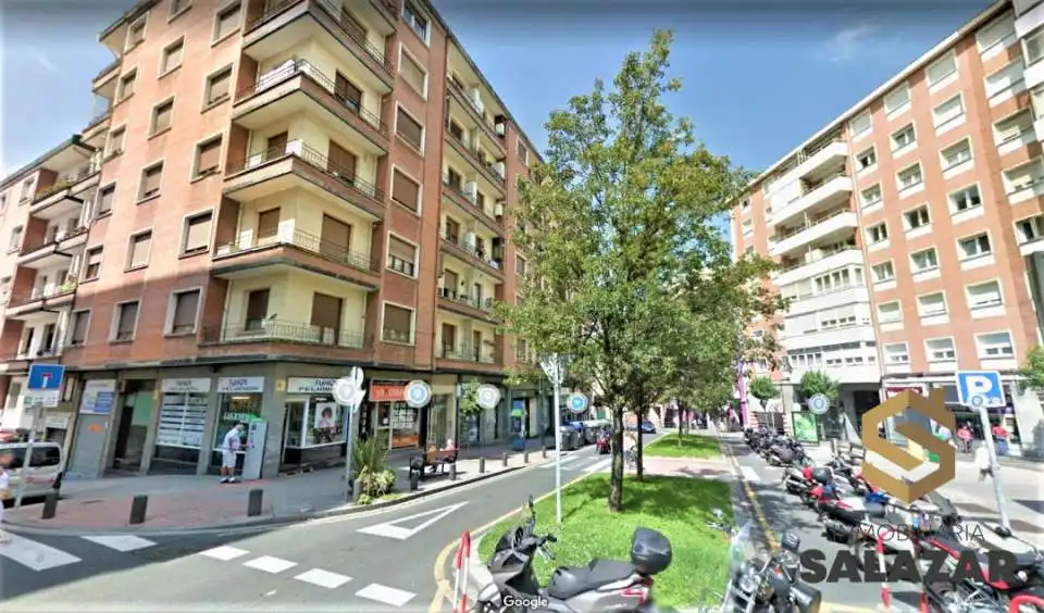 Vista exterior de Piso de alquiler en Bilbao  con Calefacción