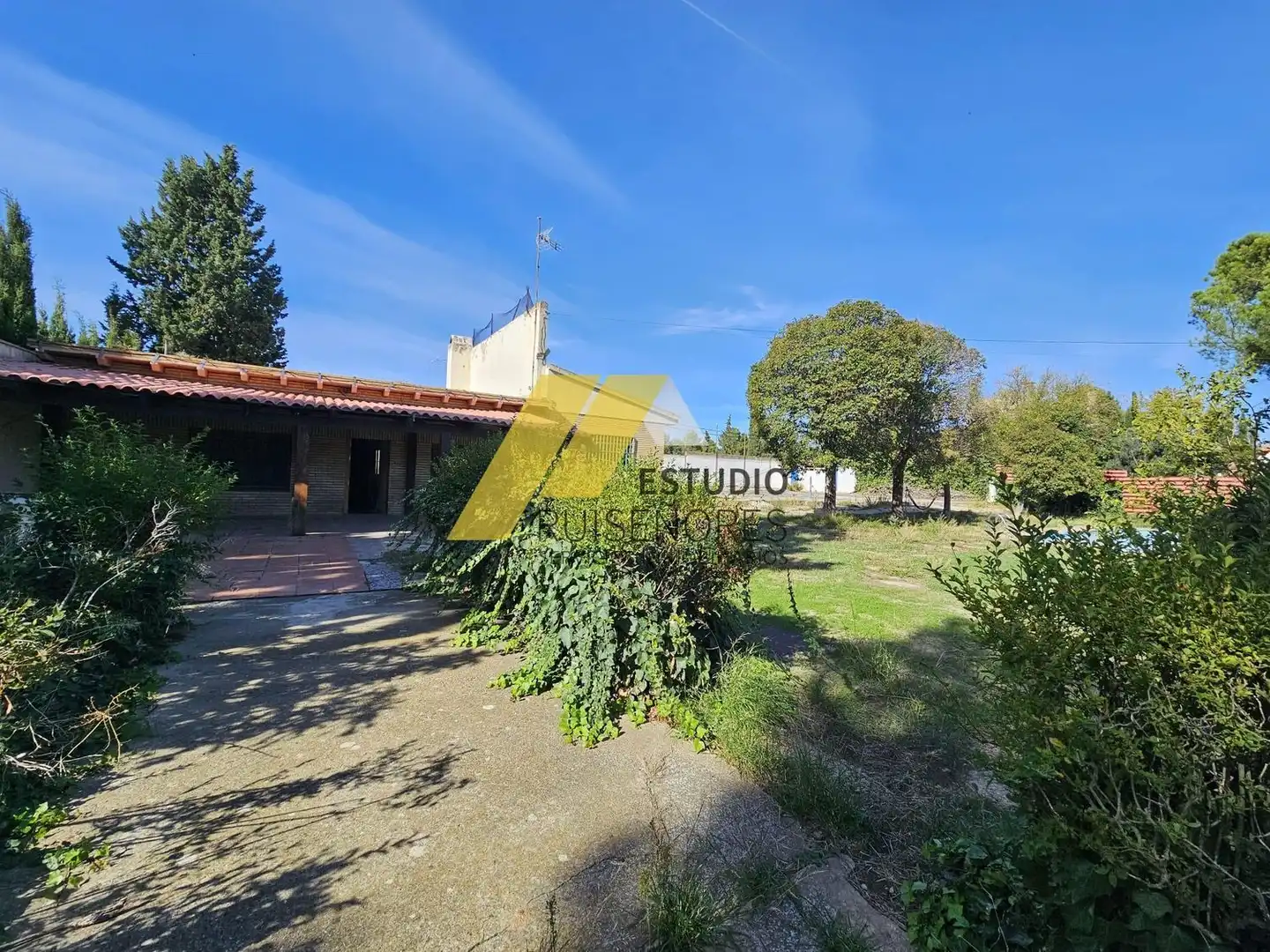 Vista exterior de Casa o xalet en venda en Cuarte de Huerva amb Jardí privat, Terrassa i Traster