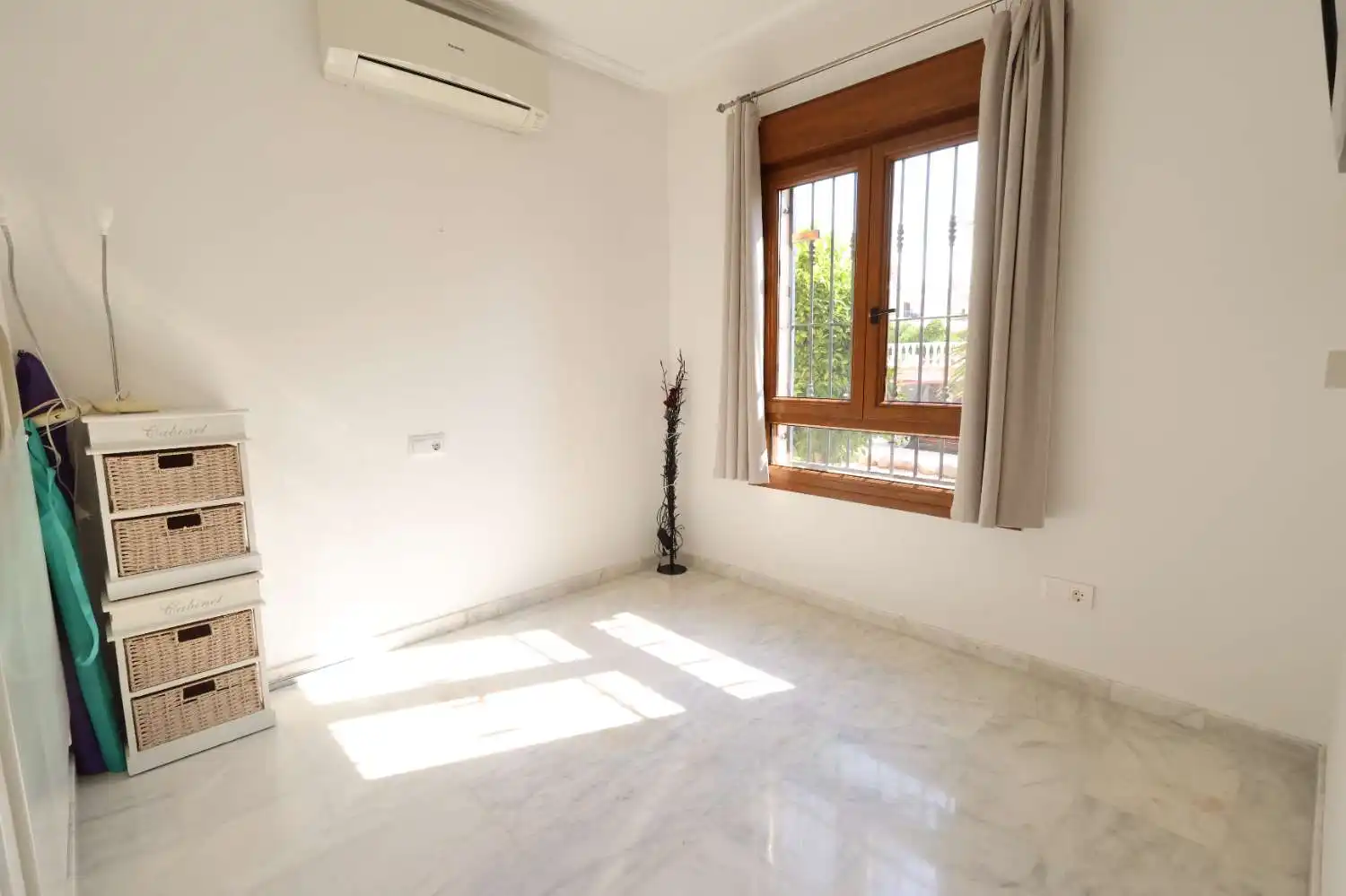 Habitación de Apartamento en venta en Orihuela con Aire acondicionado, Calefacción y Terraza