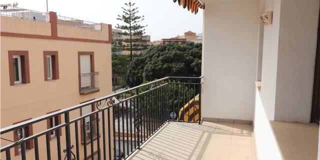 Piso en Venta en Calle Cristóbal Colón en Berja