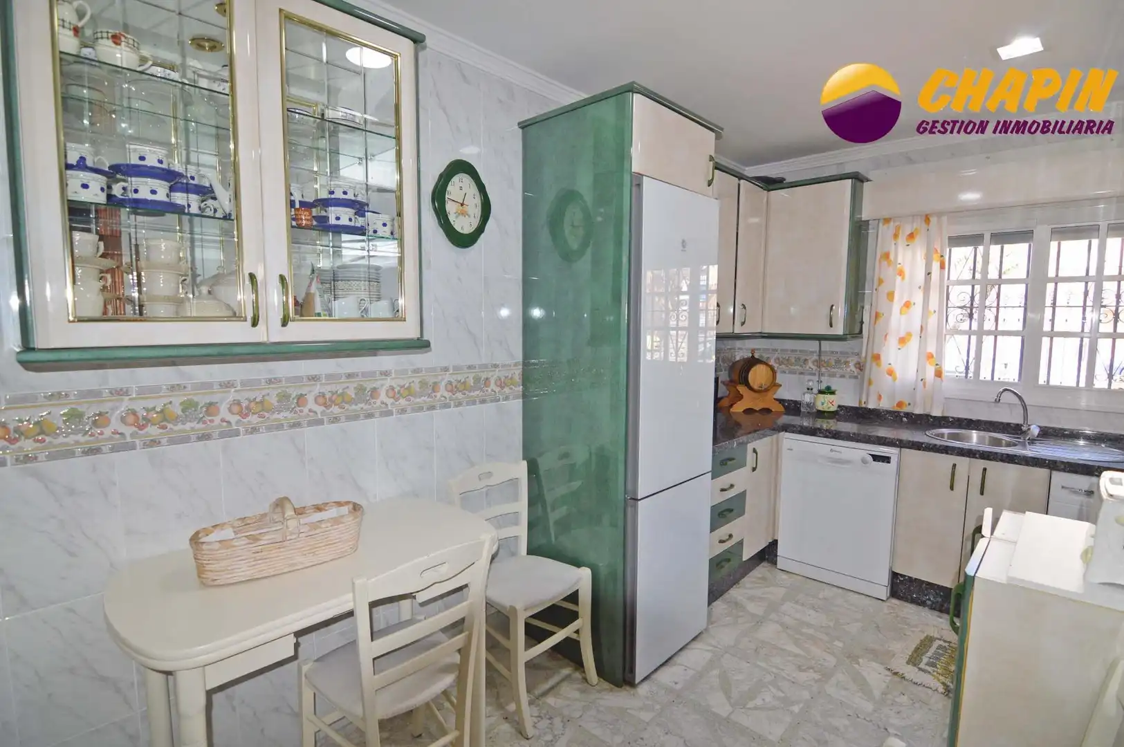 Cuina de Casa o xalet en venda en Jerez de la Frontera amb Aire condicionat i Terrassa