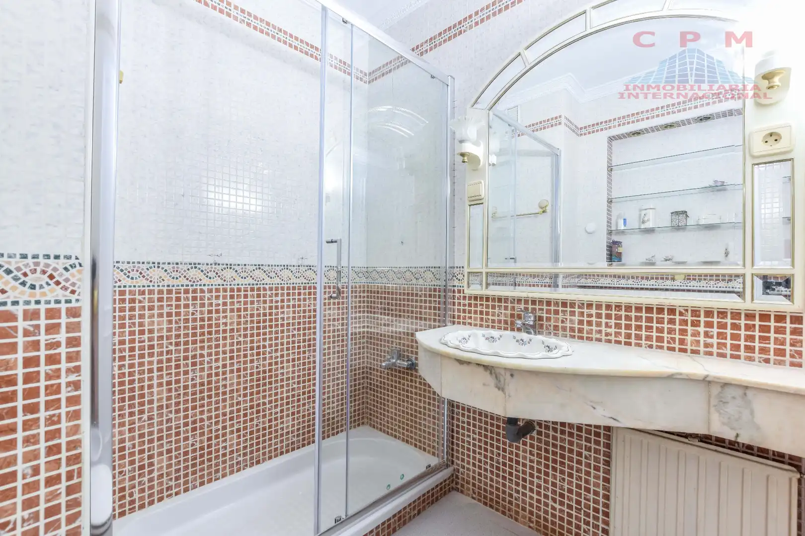 Badezimmer von Wohnung zur Miete in Madrid mit Klimaanlage, Heizung und Parkett