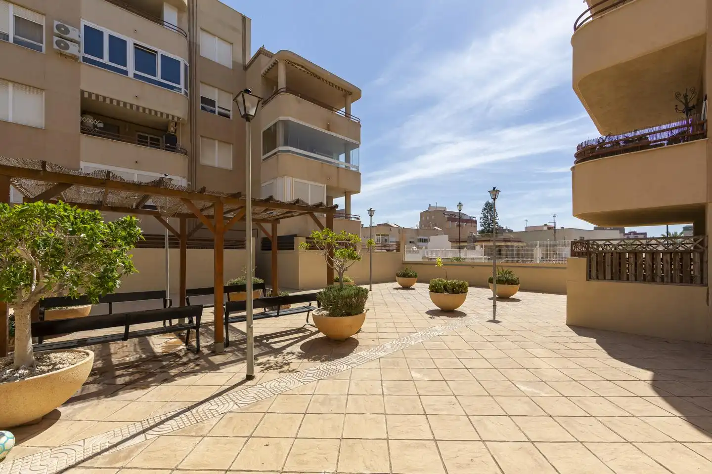 Terrassa de Pis en venda en Roquetas de Mar amb Terrassa, Moblat i Piscina comunitària