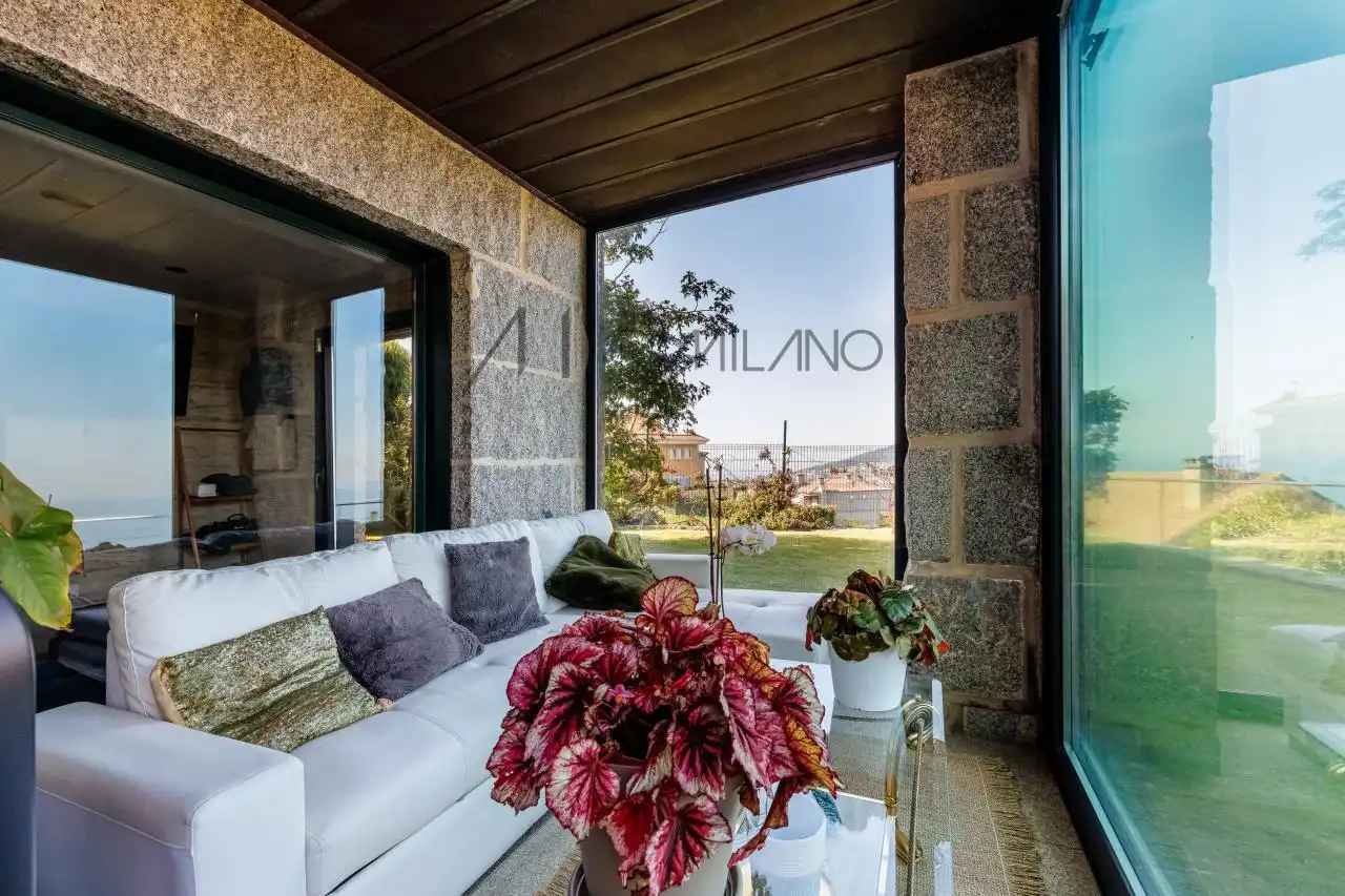 Sala de estar de Casa o chalet en venta en Nigrán con Calefacción, Jardín privado y Parquet