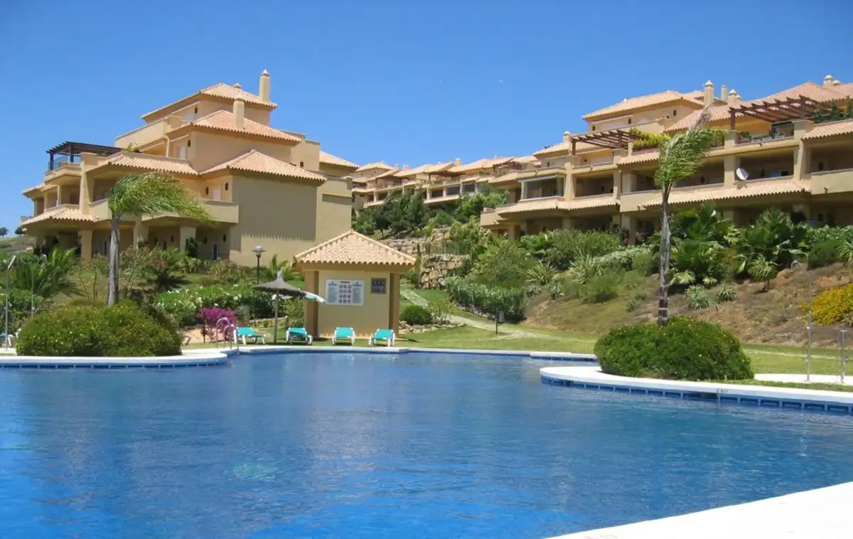 Habitatge amb piscina en venda a Nueva Andalucía