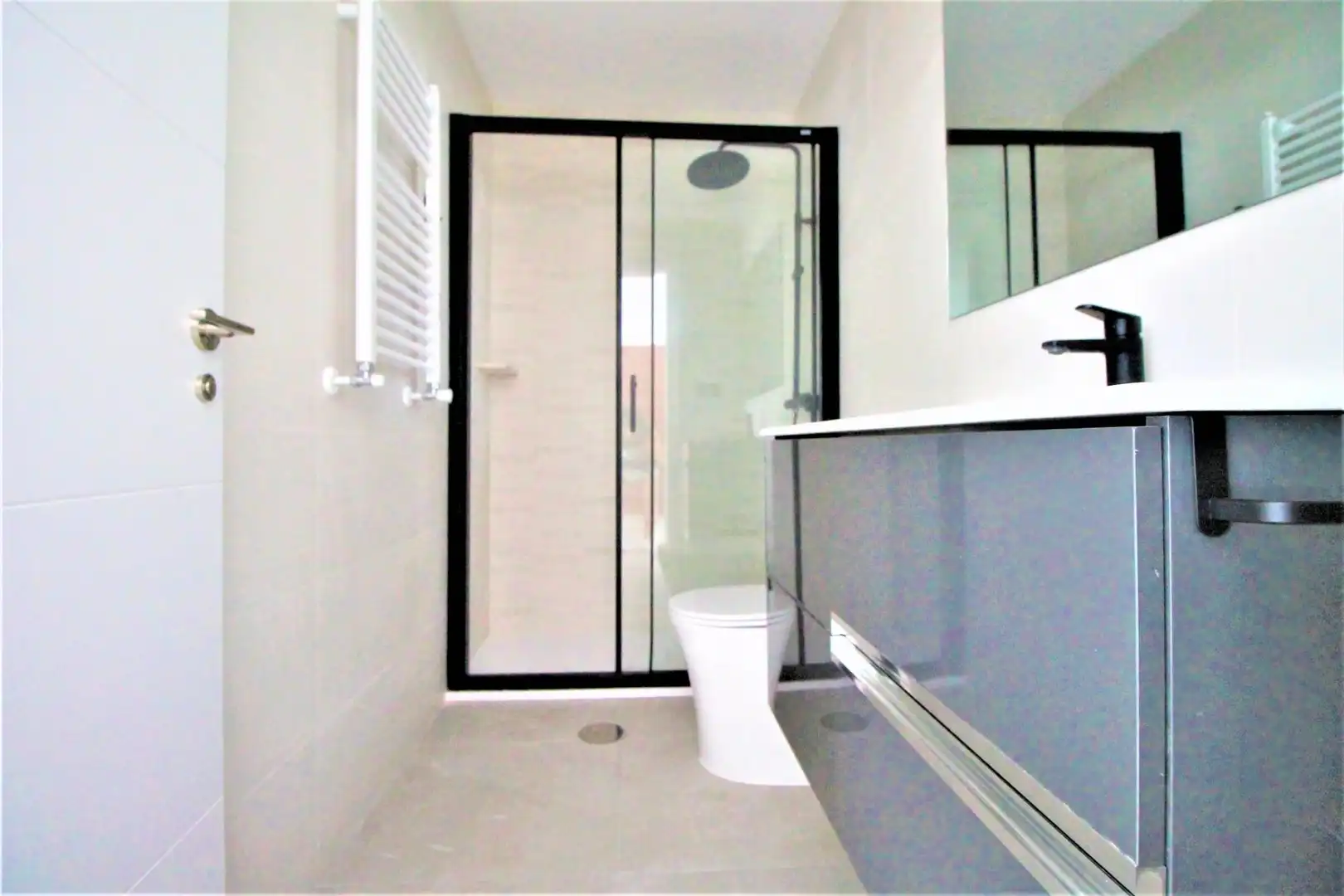 Bathroom of Flat for rent in Carabanchel