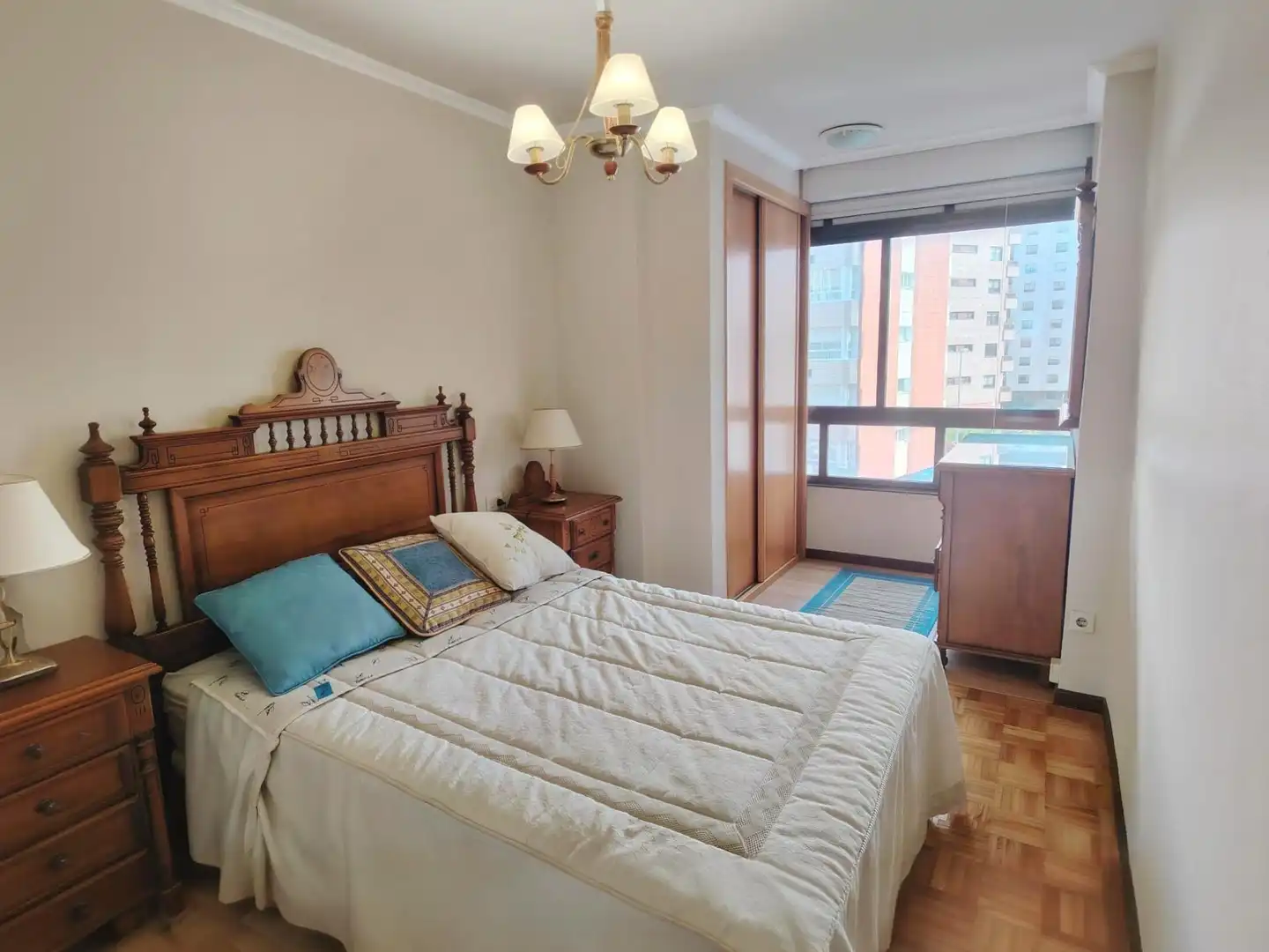 Habitación de Apartamento en venta en Vigo  con Calefacción