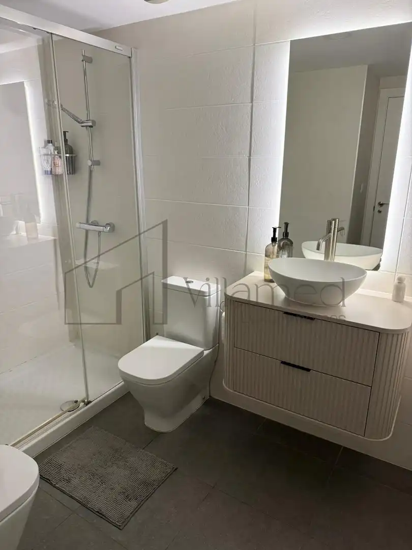 Baño de Piso en venta en Valencia con Aire acondicionado, Calefacción y Terraza