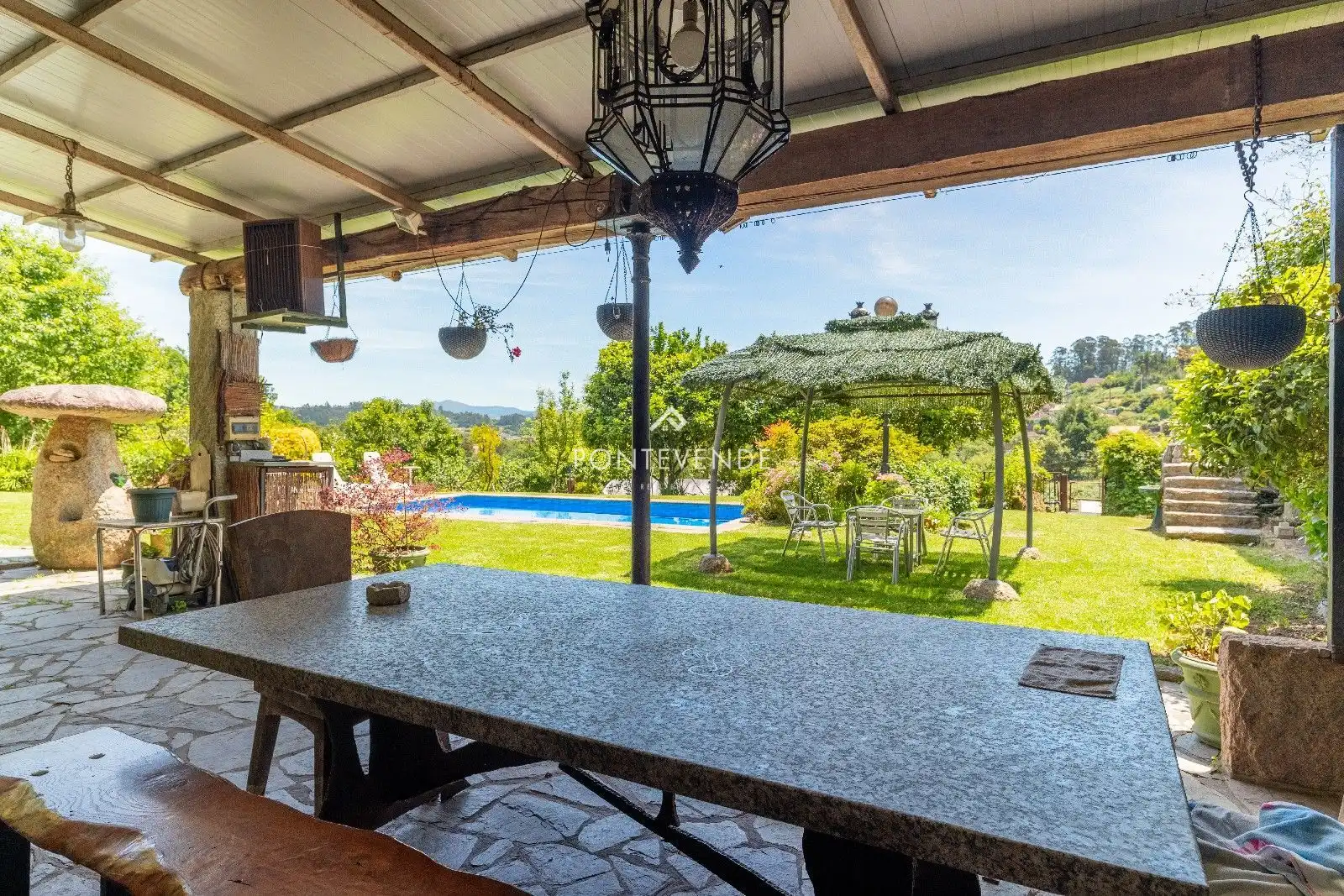 Jardí de Casa o xalet en venda en Pontevedra Capital  amb Terrassa, Traster i Piscina