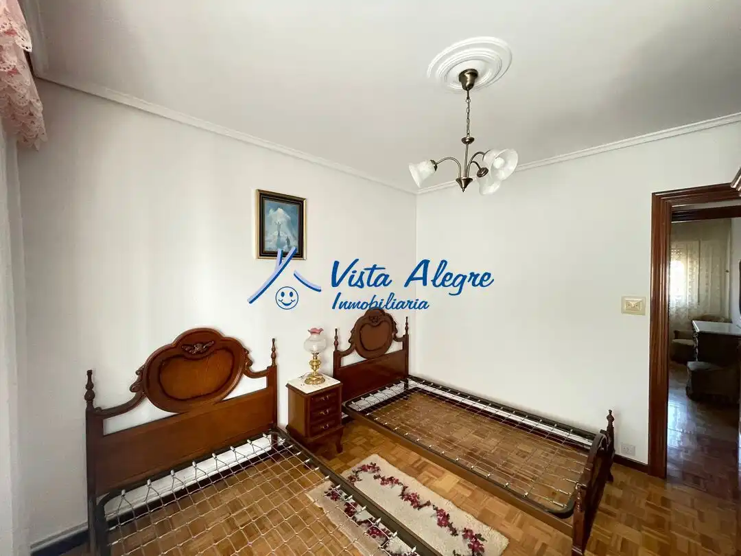Sala de estar de Piso en venta en Haro con Calefacción, Terraza y Amueblado