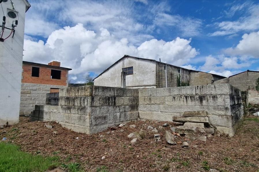Casa adosada en venda en Verín amb Jardí privat