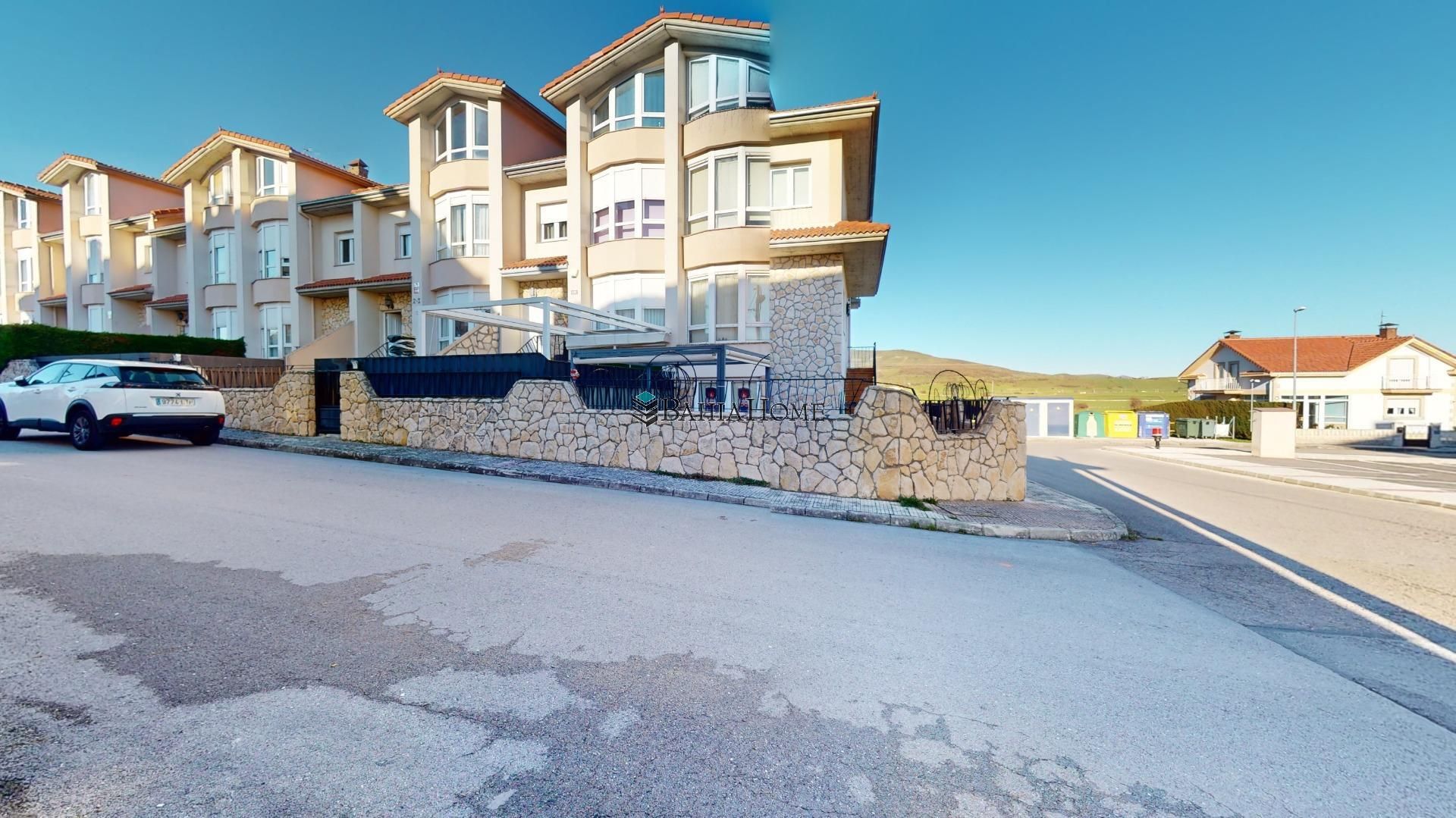Casa adosada en venta en Campoo de Enmedio