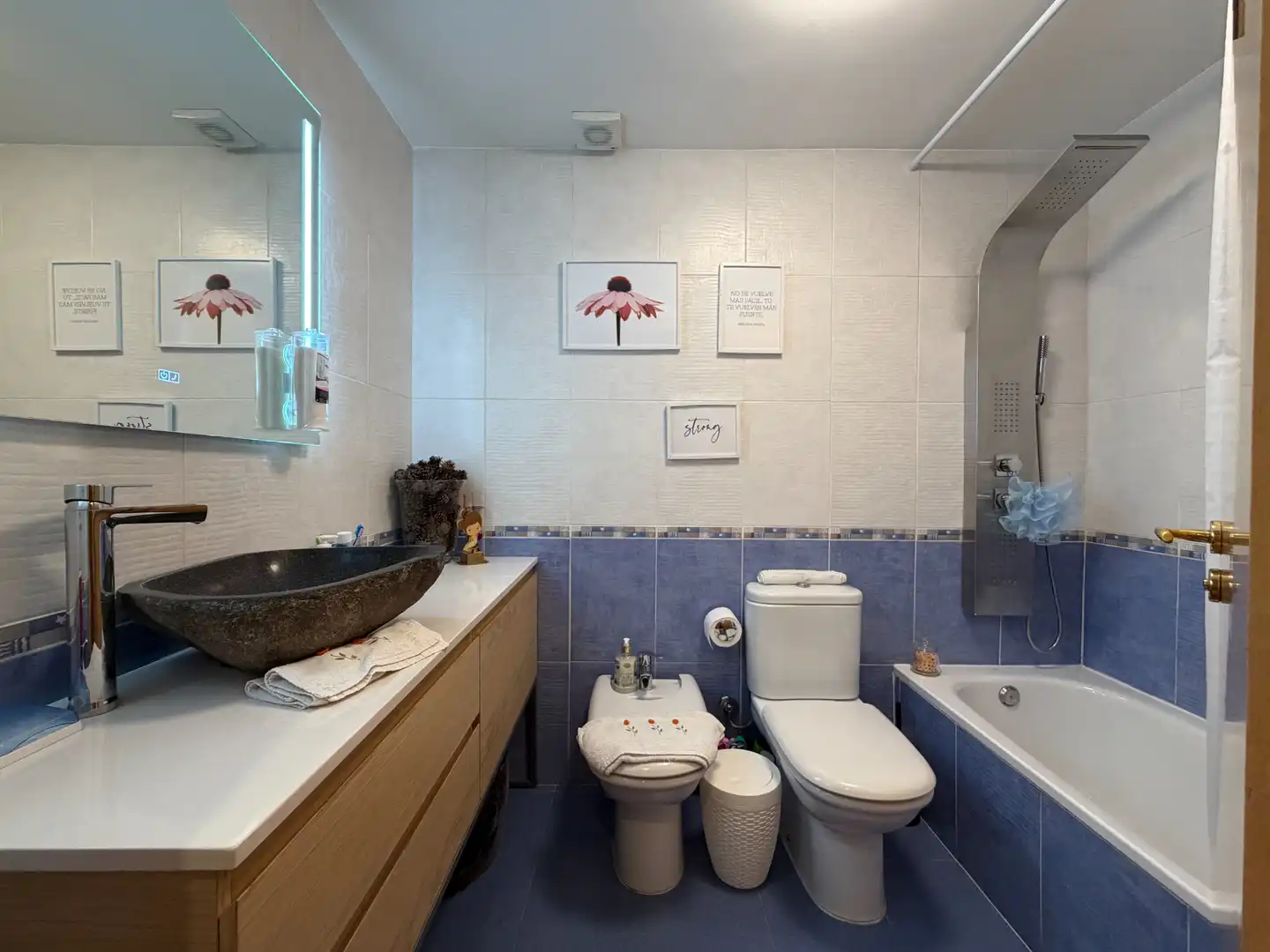 Bathroom of Flat for sale in Barcelona  with Air Conditioner, Heating and Furnished