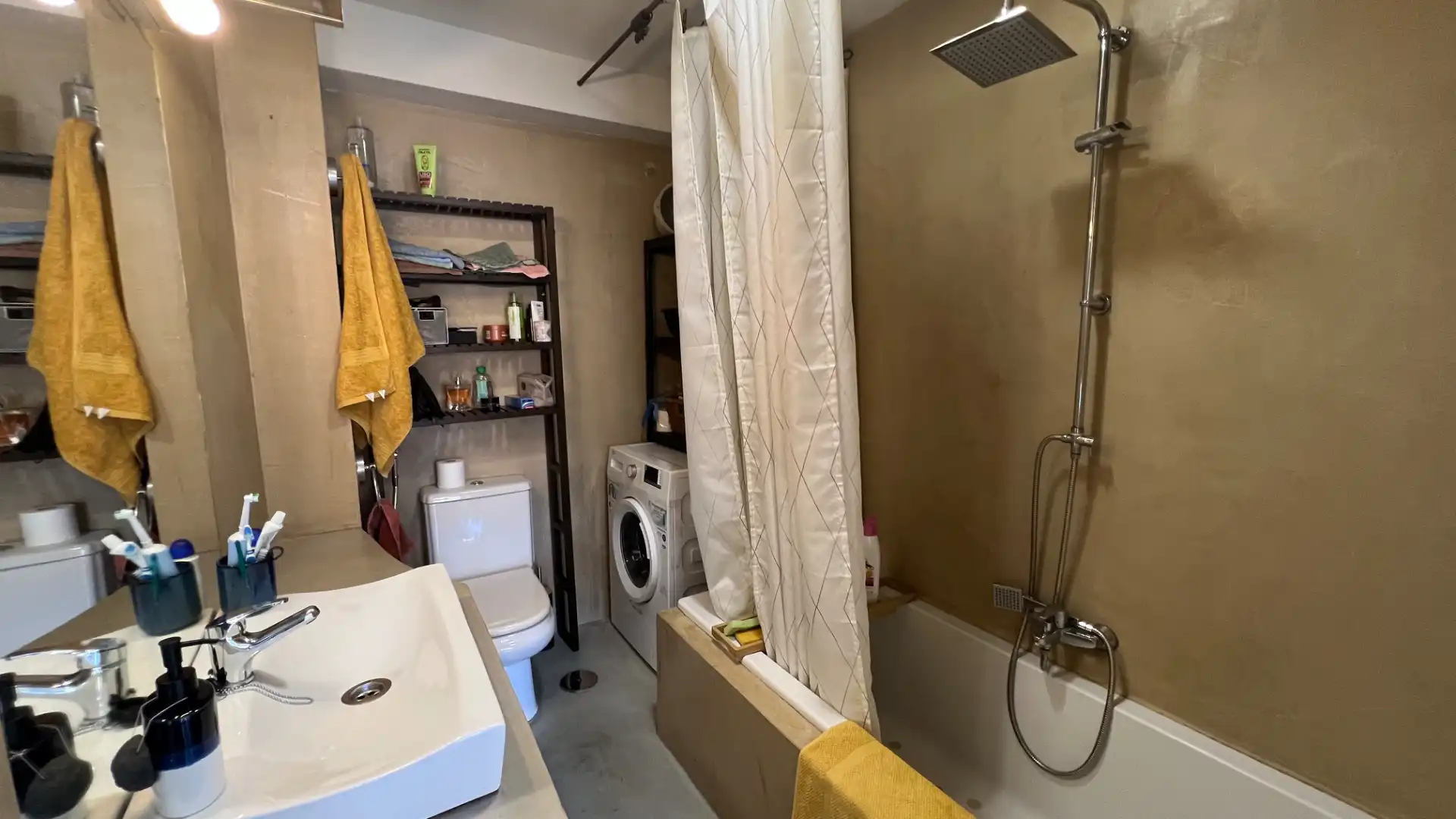 Badezimmer von Wohnung zum Verkauf in Málaga mit Klimaanlage, Terrasse und Möbliert