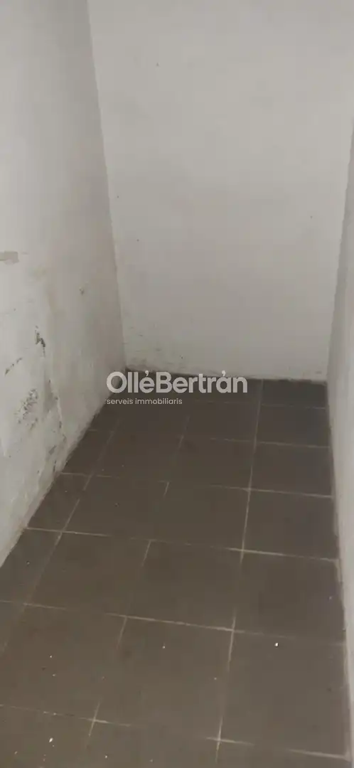 Garage zur Miete in Badalona