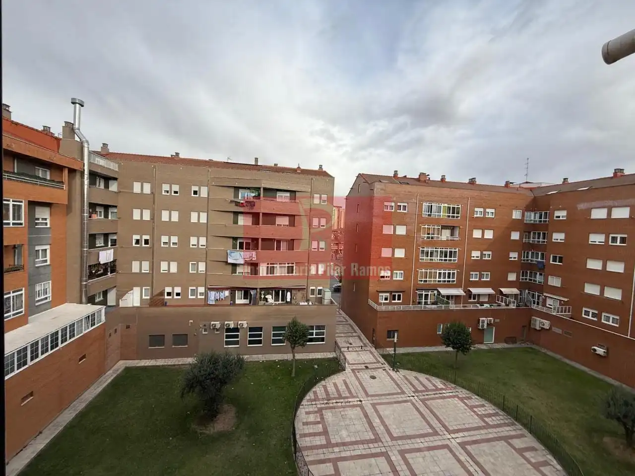 Vista exterior de Piso en venta en San Andrés del Rabanedo con Calefacción, Parquet y Terraza