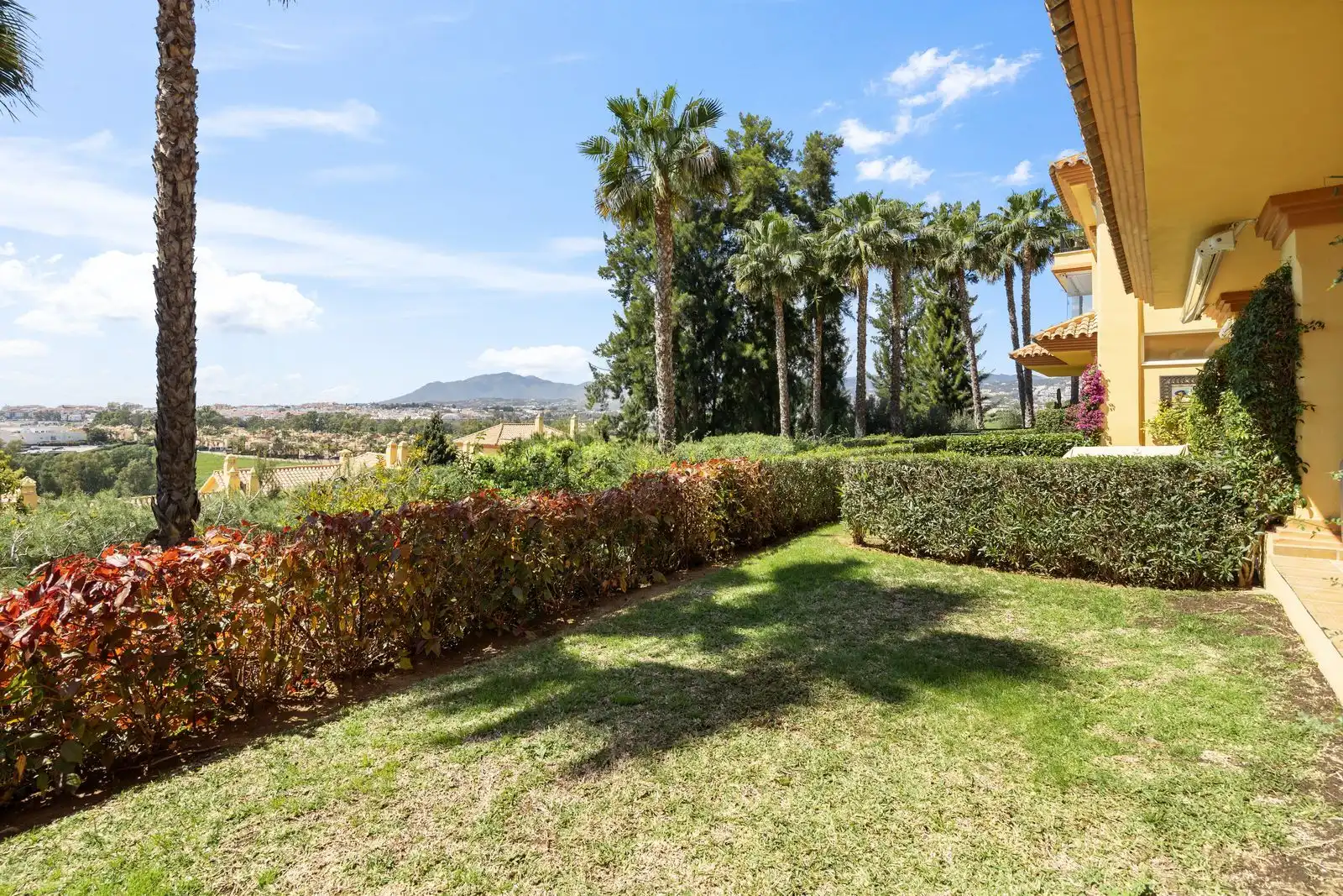 Jardín de Apartamento en venta en Marbella con Terraza, Amueblado y Piscina comunitaria