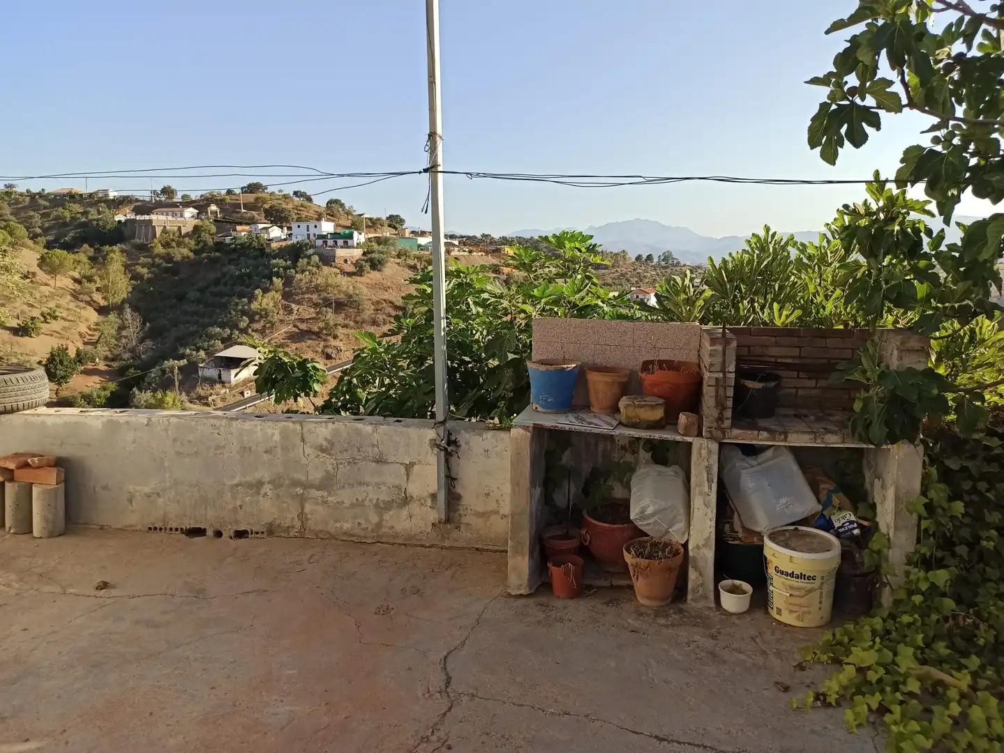 Außenansicht von Einfamilien-Reihenhaus zum Verkauf in Cártama mit Privatgarten, Terrasse und Abstellraum