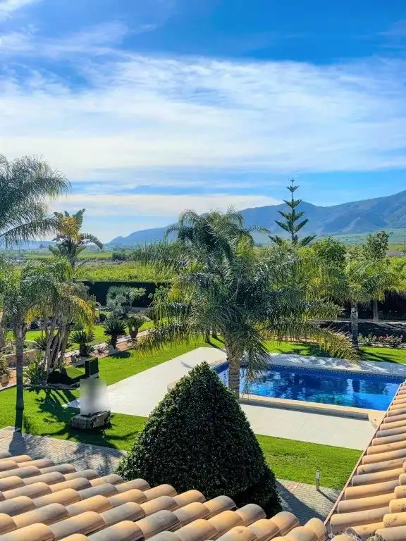Jardí de Casa o xalet en venda en Orihuela amb Aire condicionat, Jardí privat i Traster