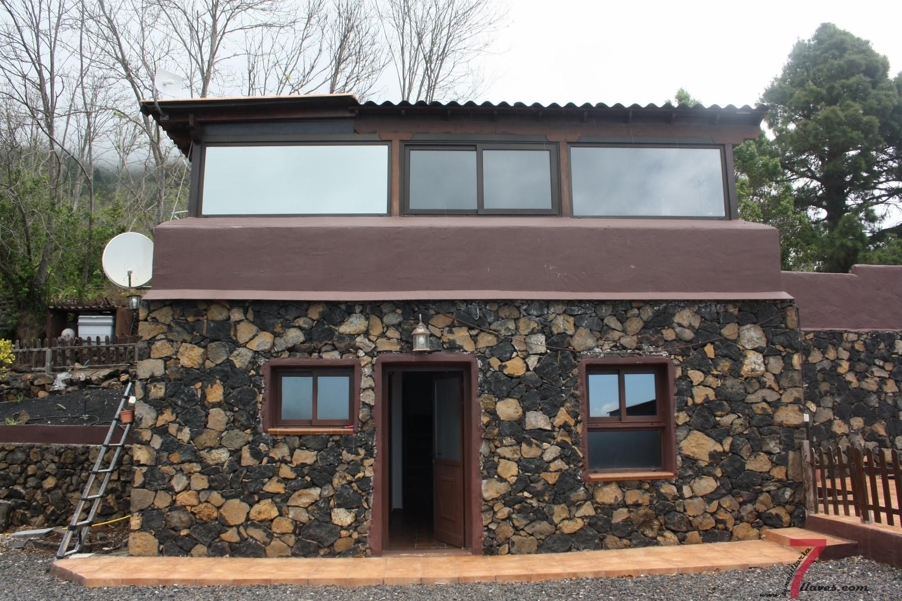 Exterior view of House or chalet for sale in Breña Alta  with Swimming Pool