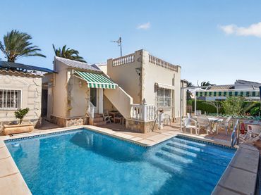 Xalet amb piscina en venda a Orihuela Costa