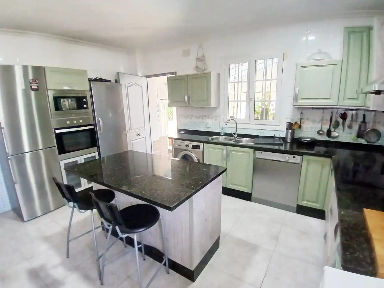 Cocina de Casa o chalet en venta en Aljaraque con Calefacción, Jardín privado y Piscina