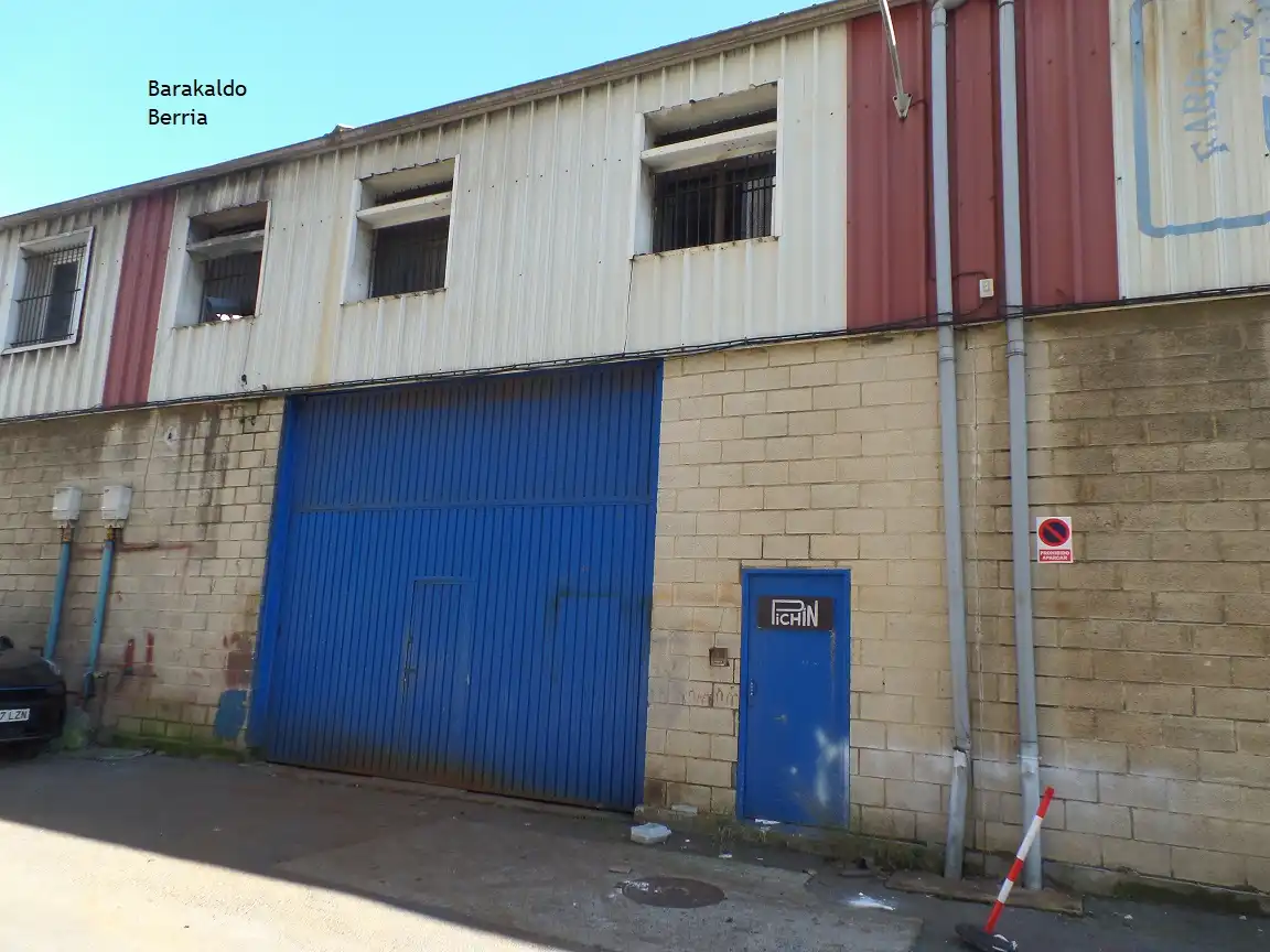 Vista exterior de Nave industrial de alquiler en Barakaldo 