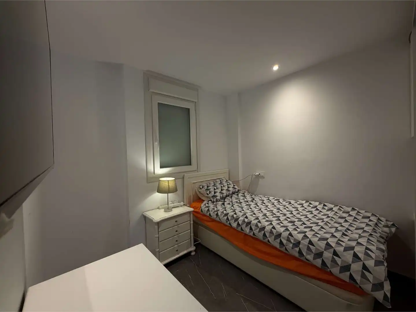 Habitación de Piso en venta en Fuengirola con Terraza, Amueblado y Piscina comunitaria