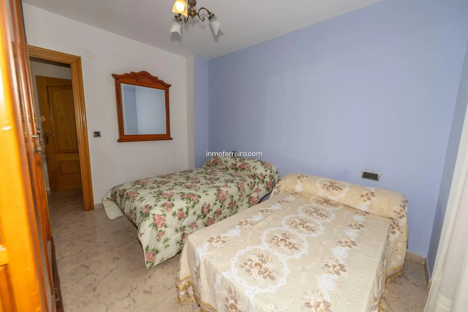 Bedroom of Houses for sale in Darro  with Storage room