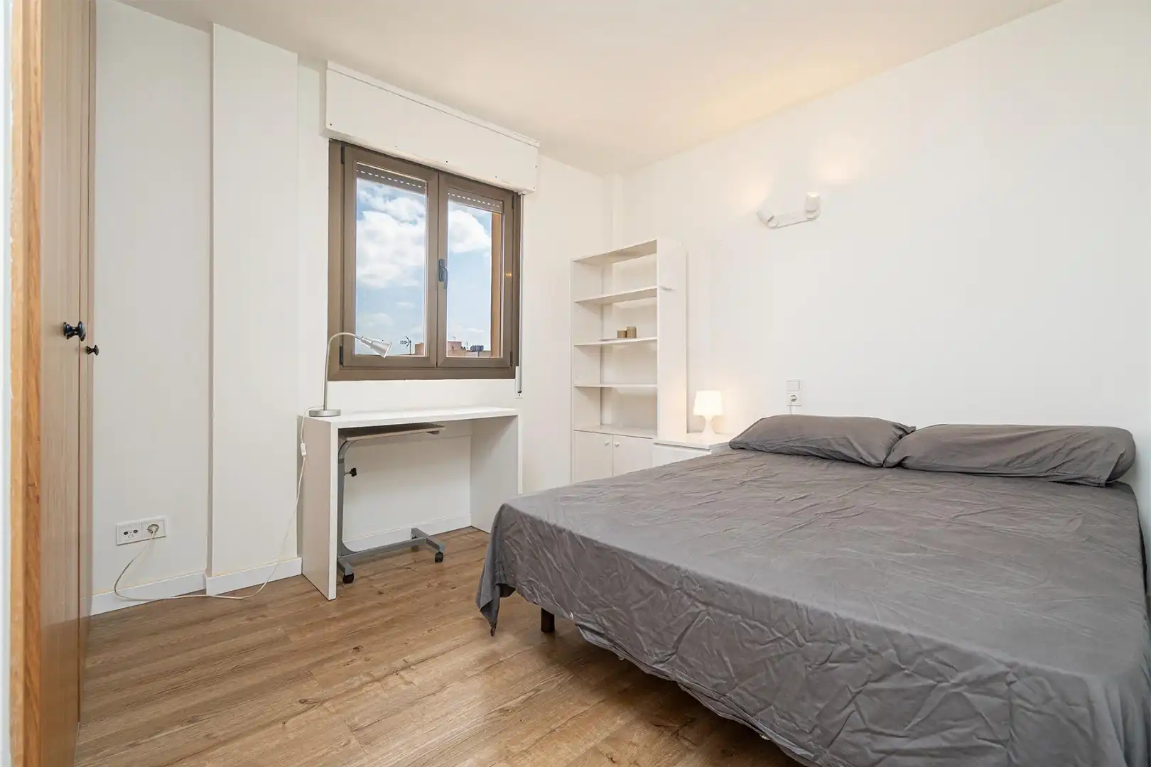 Habitación de Piso de alquiler en  Palma de Mallorca con Aire acondicionado, Calefacción y Amueblado