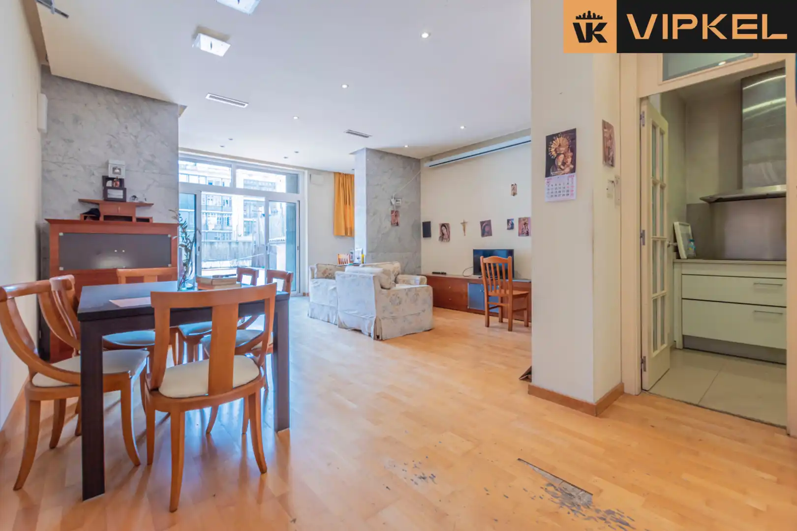 Sala d'estar de Pis en venda en Barcelona amb Aire condicionat, Calefacció i Parquet