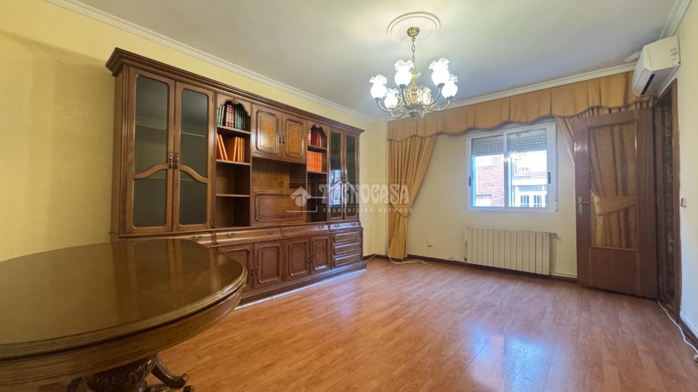 Sala d'estar de Pis en venda en  Madrid Capital amb Aire condicionat, Calefacció i Terrassa
