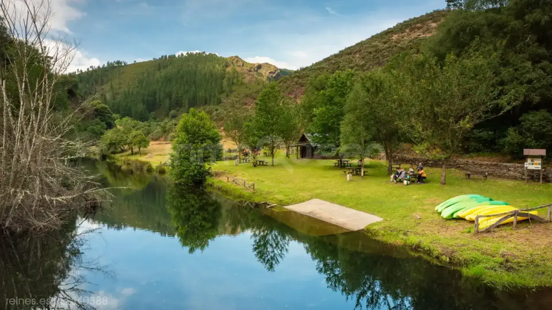 Vista exterior de Casa o chalet en venta en Santa Eulalia de Oscos con Calefacción y Amueblado