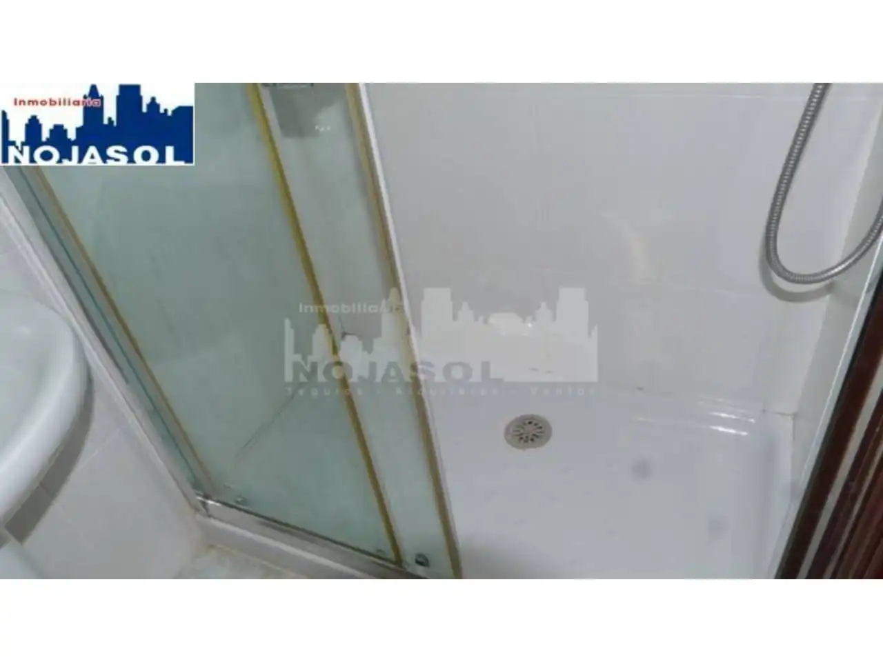 Bany de Àtic de lloguer en Noja amb Calefacció, Terrassa i Moblat