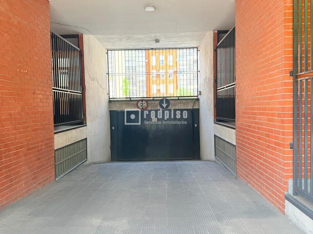 Parking of Garage for sale in  Madrid Capital
