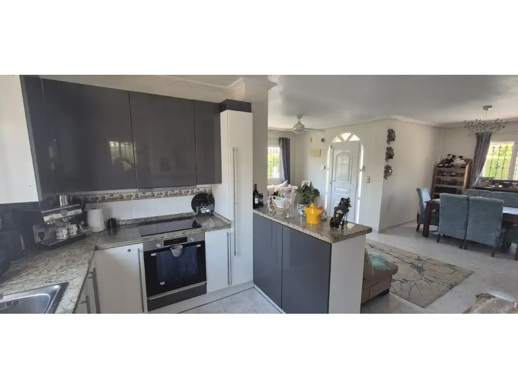 House with pool for sale in Poligono F-2 Filipinas Oeste, imagen 17