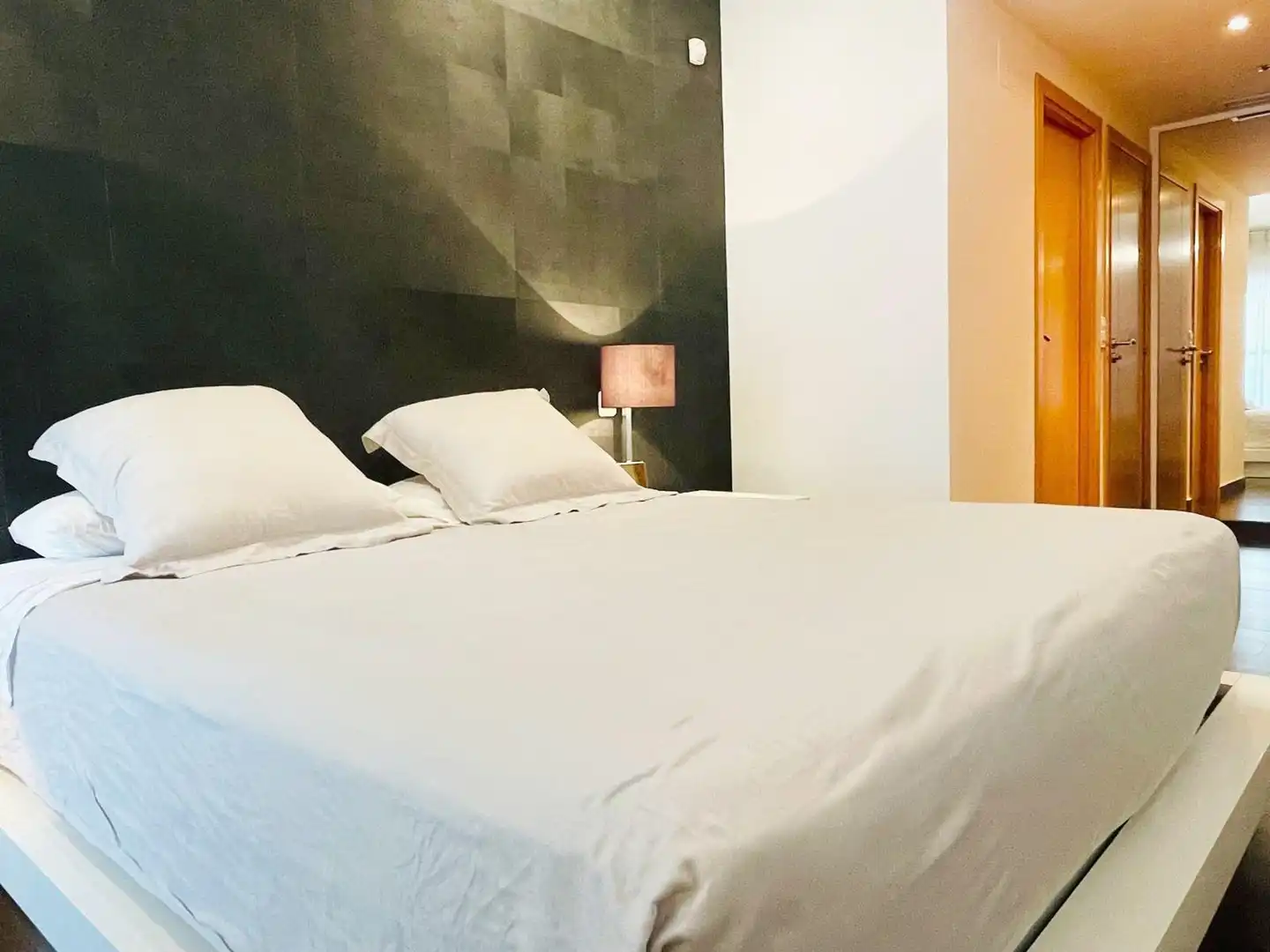 Habitación de Apartamento de alquiler en Dénia con Aire acondicionado, Calefacción y Jardín privado