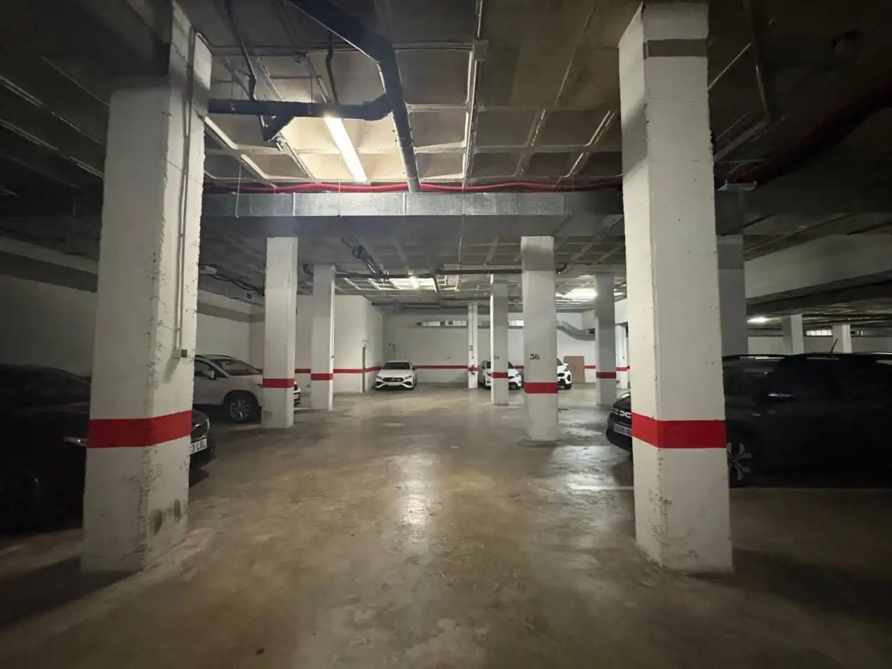 Parking de Piso en venta en Elche / Elx con Aire acondicionado, Calefacción y Trastero