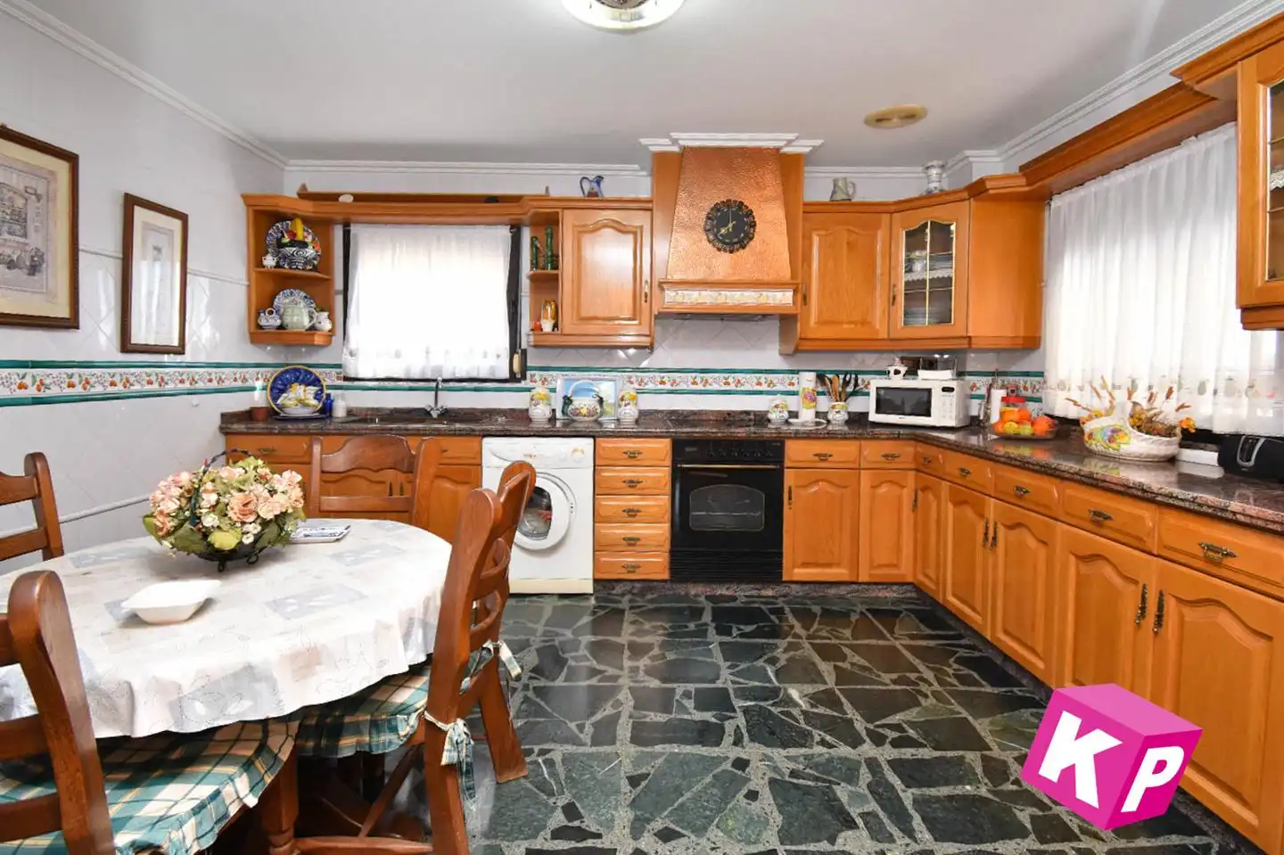 Cuina de Casa o xalet en venda en Elche / Elx amb Jardí privat, Terrassa i Traster
