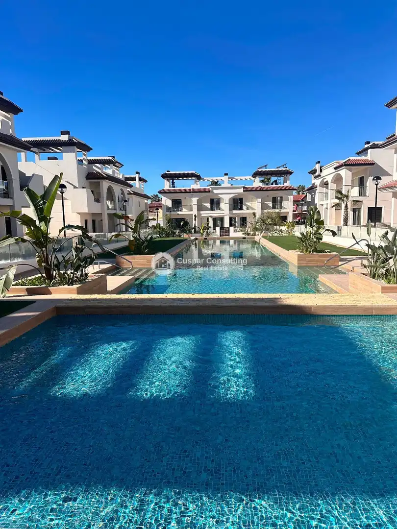 Piscina de Apartamento en venta en Rojales con Aire acondicionado, Calefacción y Jardín privado
