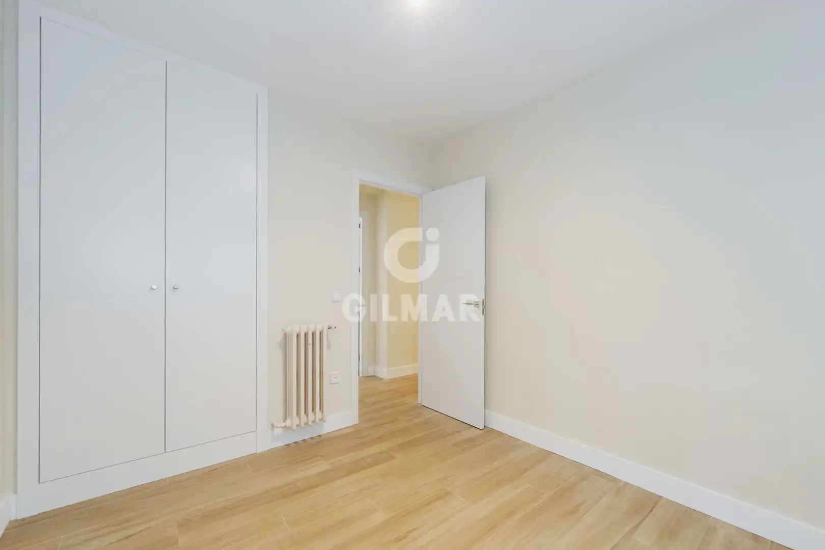 Habitación de Piso en venta en Madrid con Calefacción