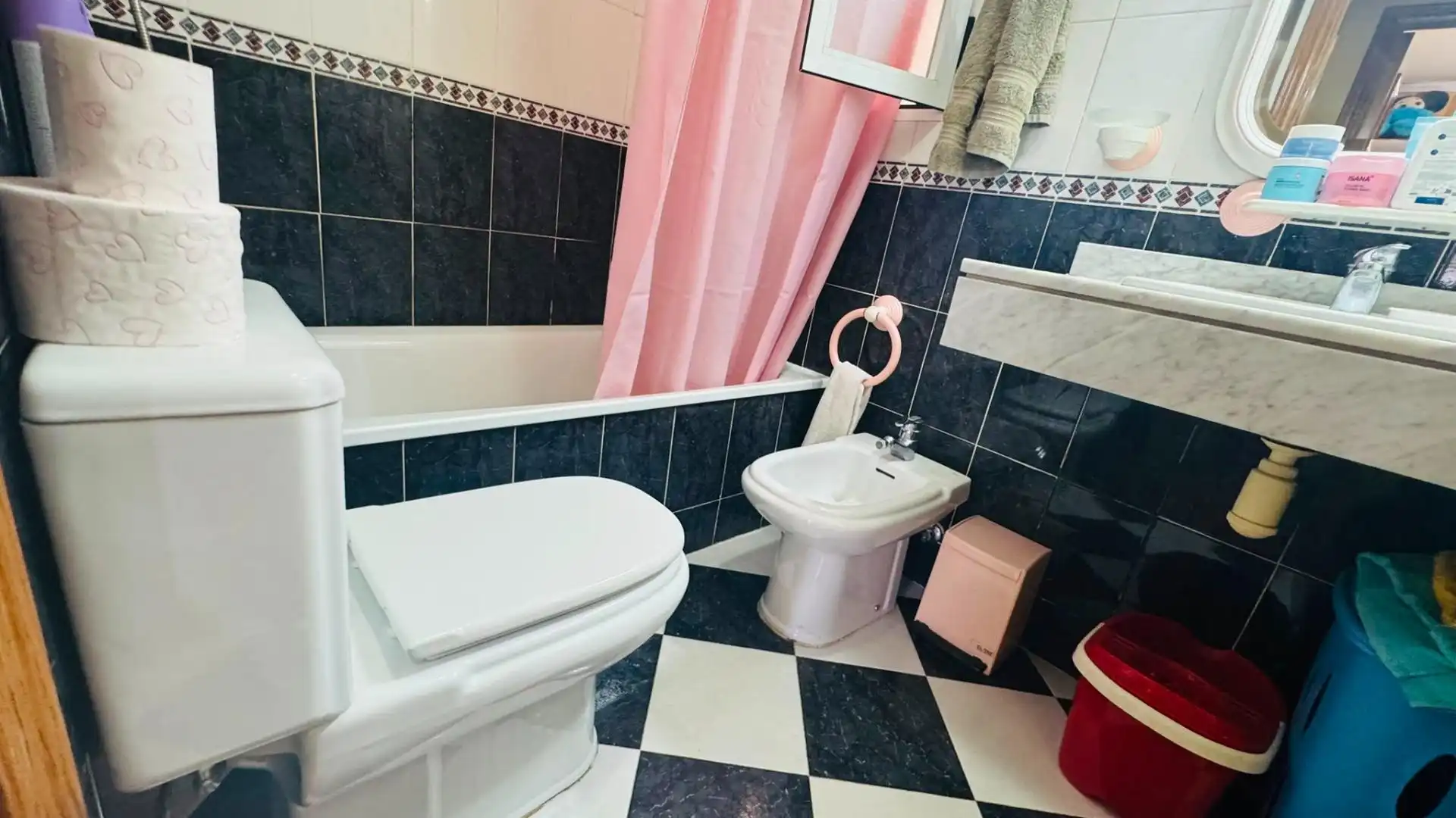 Baño de Piso de alquiler en Valencia con Aire acondicionado, Calefacción y Jardín privado