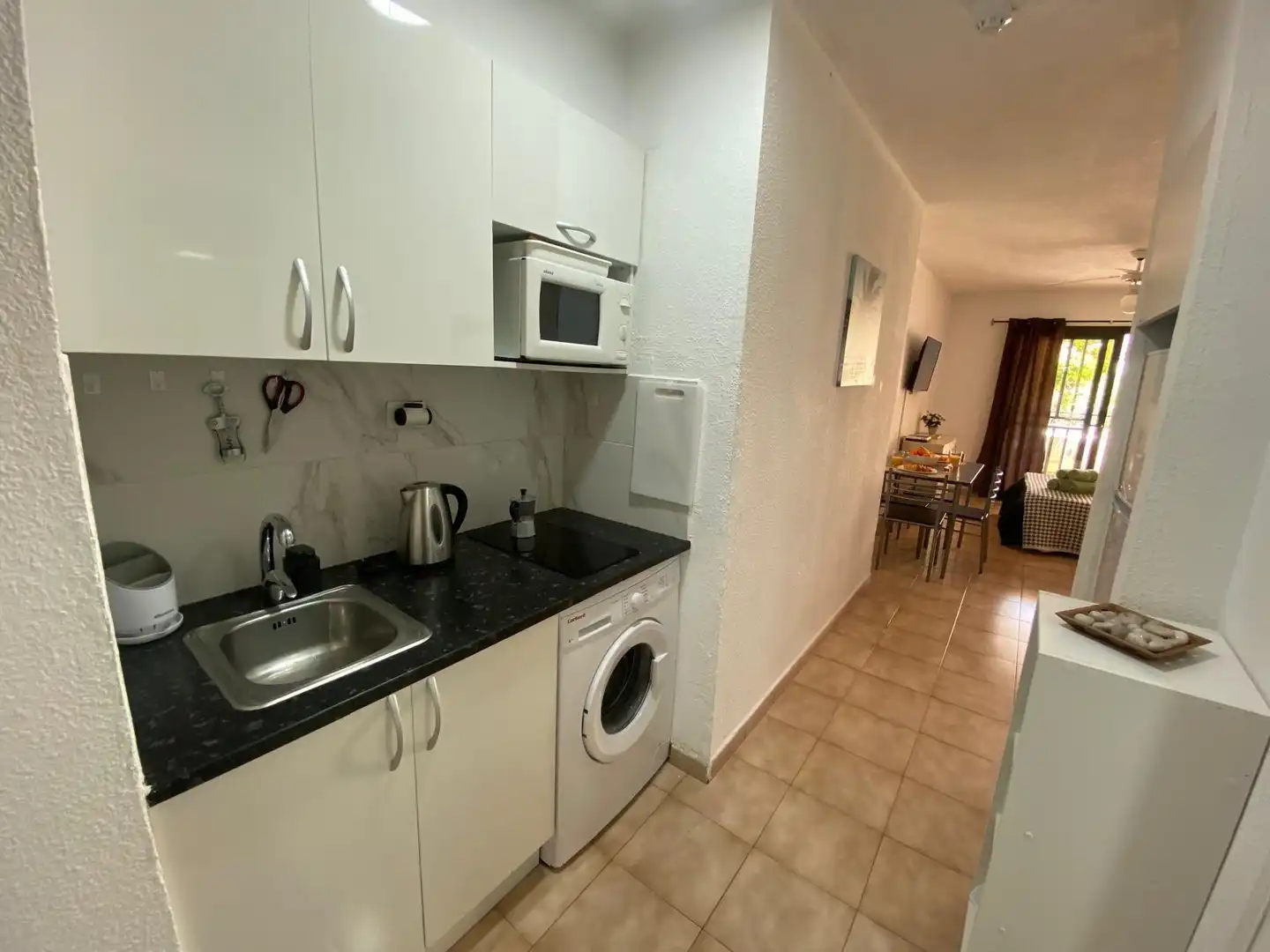 Cuina de Estudi de lloguer en Arona amb Jardí privat, Terrassa i Moblat