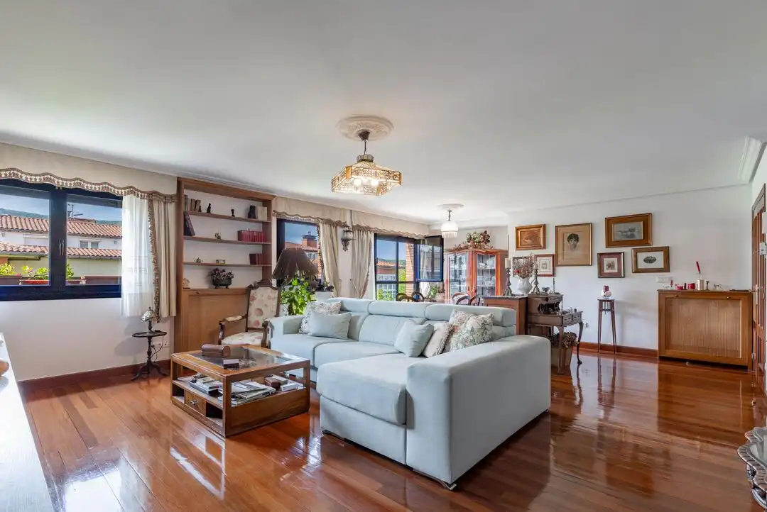 Wohnzimmer von Wohnung zum Verkauf in Irun  mit Heizung