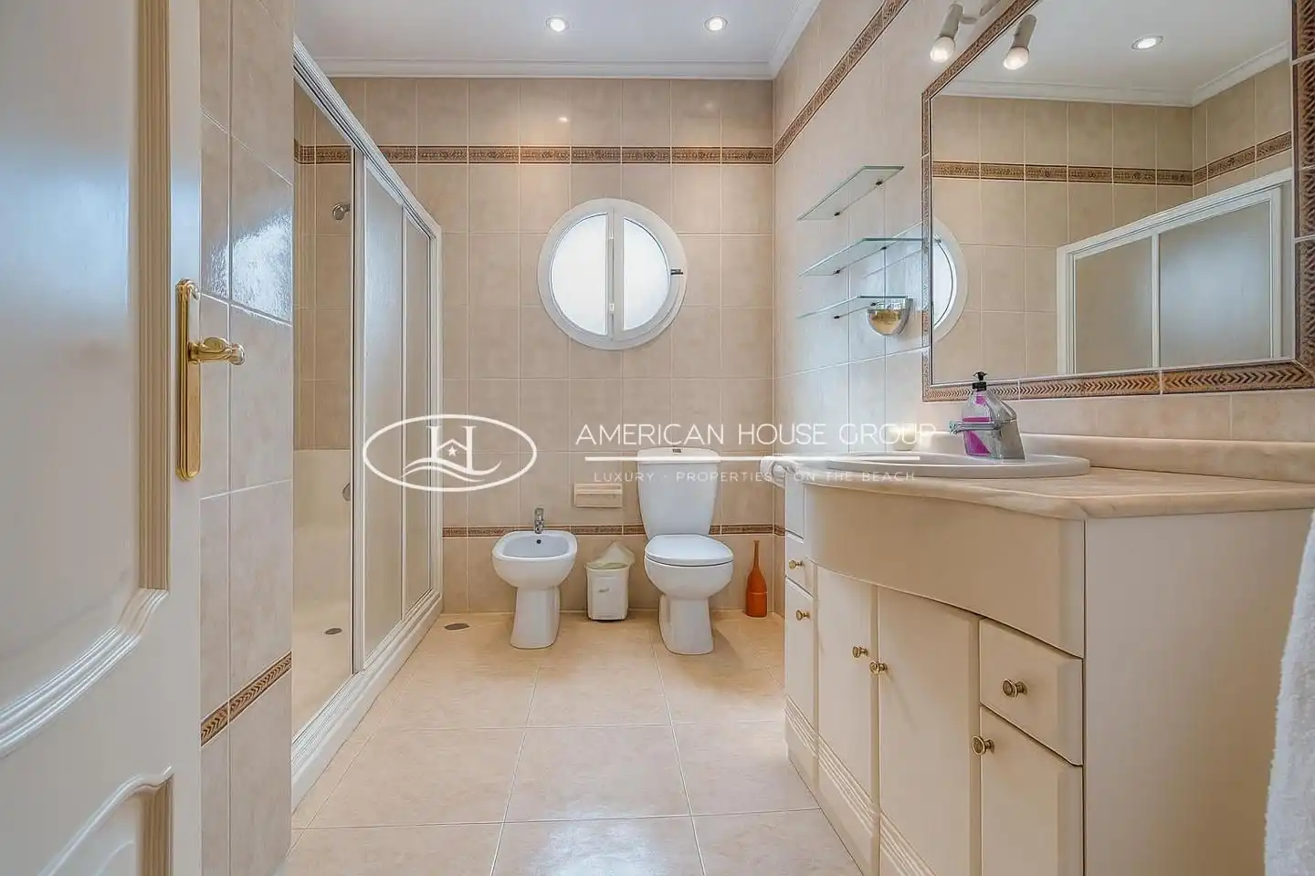 Bathroom of Houses for sale in Chiclana de la Frontera