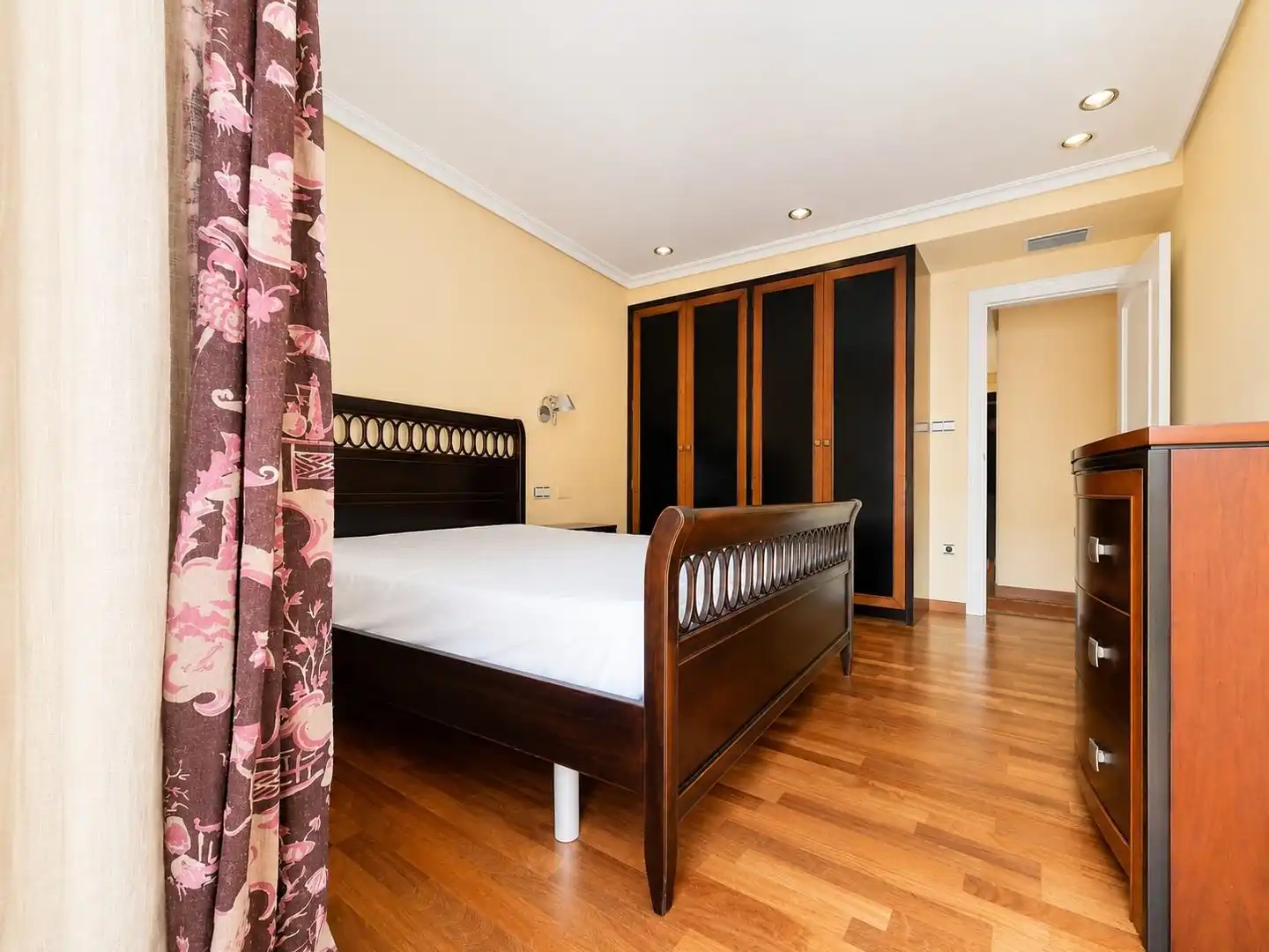 Schlafzimmer von Wohnung zur Miete in Elche / Elx mit Klimaanlage, Heizung und Parkett