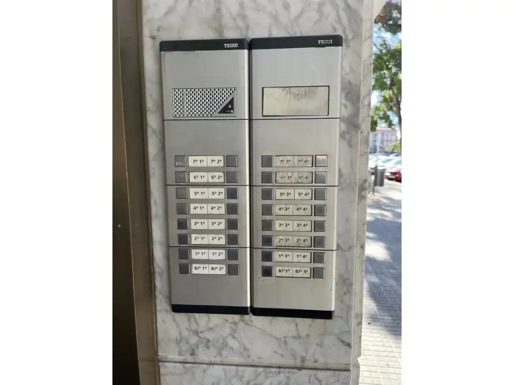 Außenansicht von Wohnung zum Verkauf in Terrassa